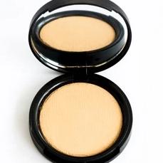 Multi-Tasking Pressed Powder Foundation No.3 - leesabarr.com.au