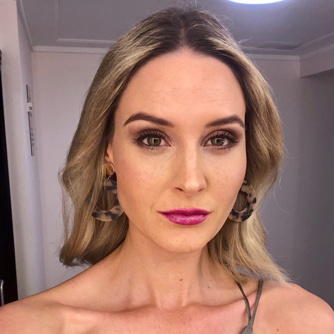 Kimberly Bustead wearing Permission Lipstick by Leesa Barr Cruelty free makeup & cosmetics Gladstone & Tannum Sands, Queensland